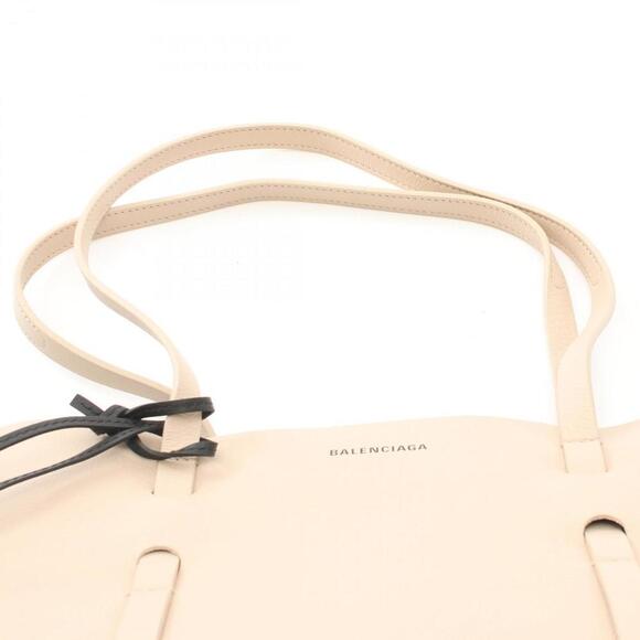 BALENCIAGA White Leather Tote Bag - Picture 7 of 10